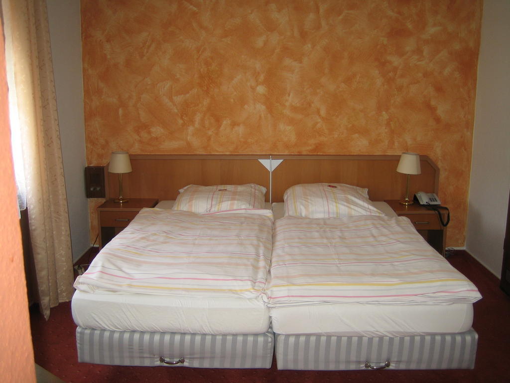 Landhotel Weinhaus Treis Weinähr Quarto foto